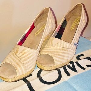 Toms canvas peep-toe wedge